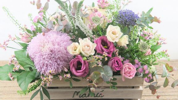 8 regalos con flores para el Día de la Madre