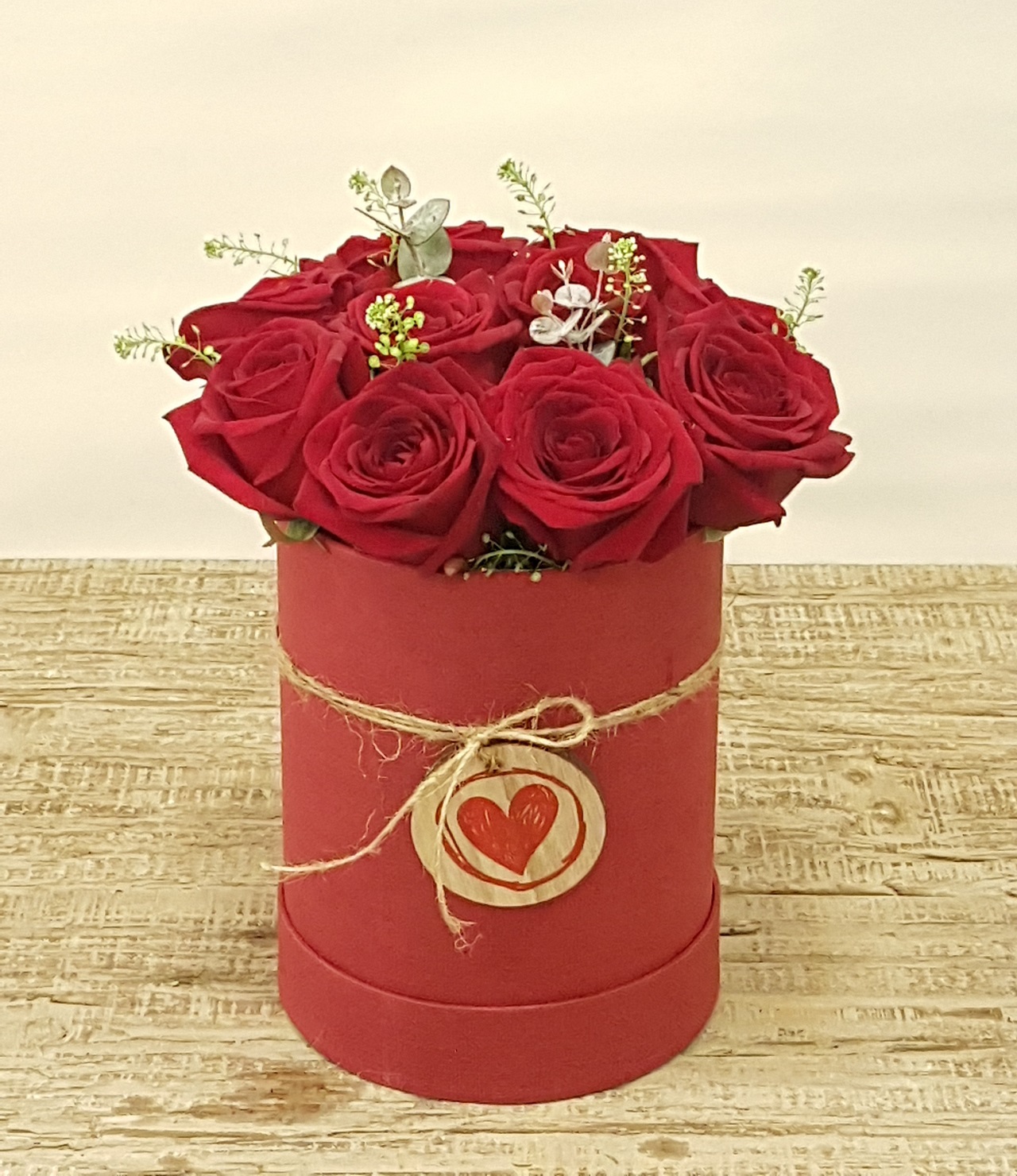 Enviar caja con 10 rosas de San Valentín a domicilio
